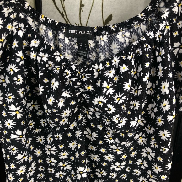 4 for 25$ Floral Summer Dress with little Shoulder Sleeve. Size Large - Picture 5 of 5